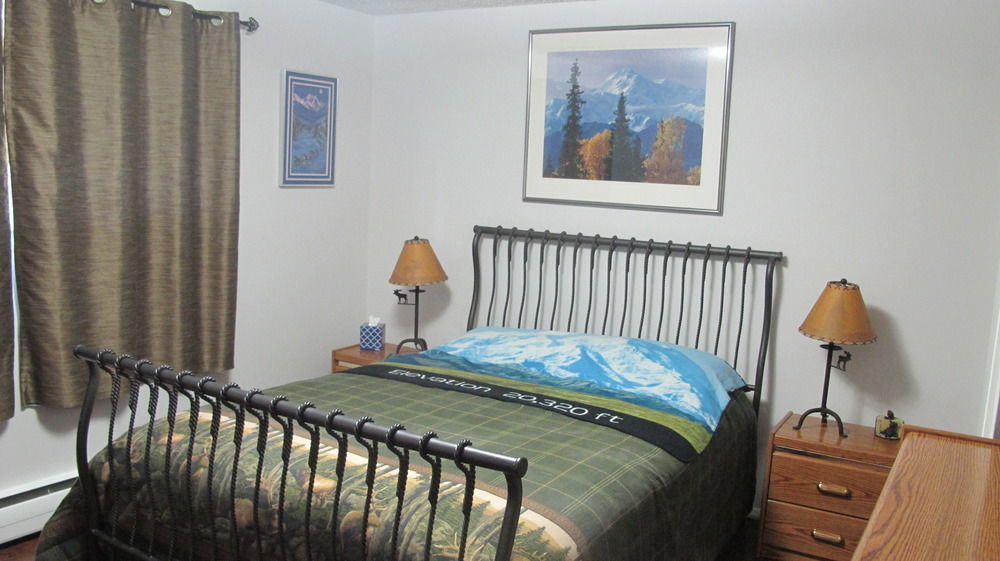 アンカレッジ フレンチーズ アドベンチャー ベッド アンド ブレックファスト Bed & Breakfast エクステリア 写真
